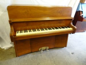 Ronisch Piano in Rosewood Case